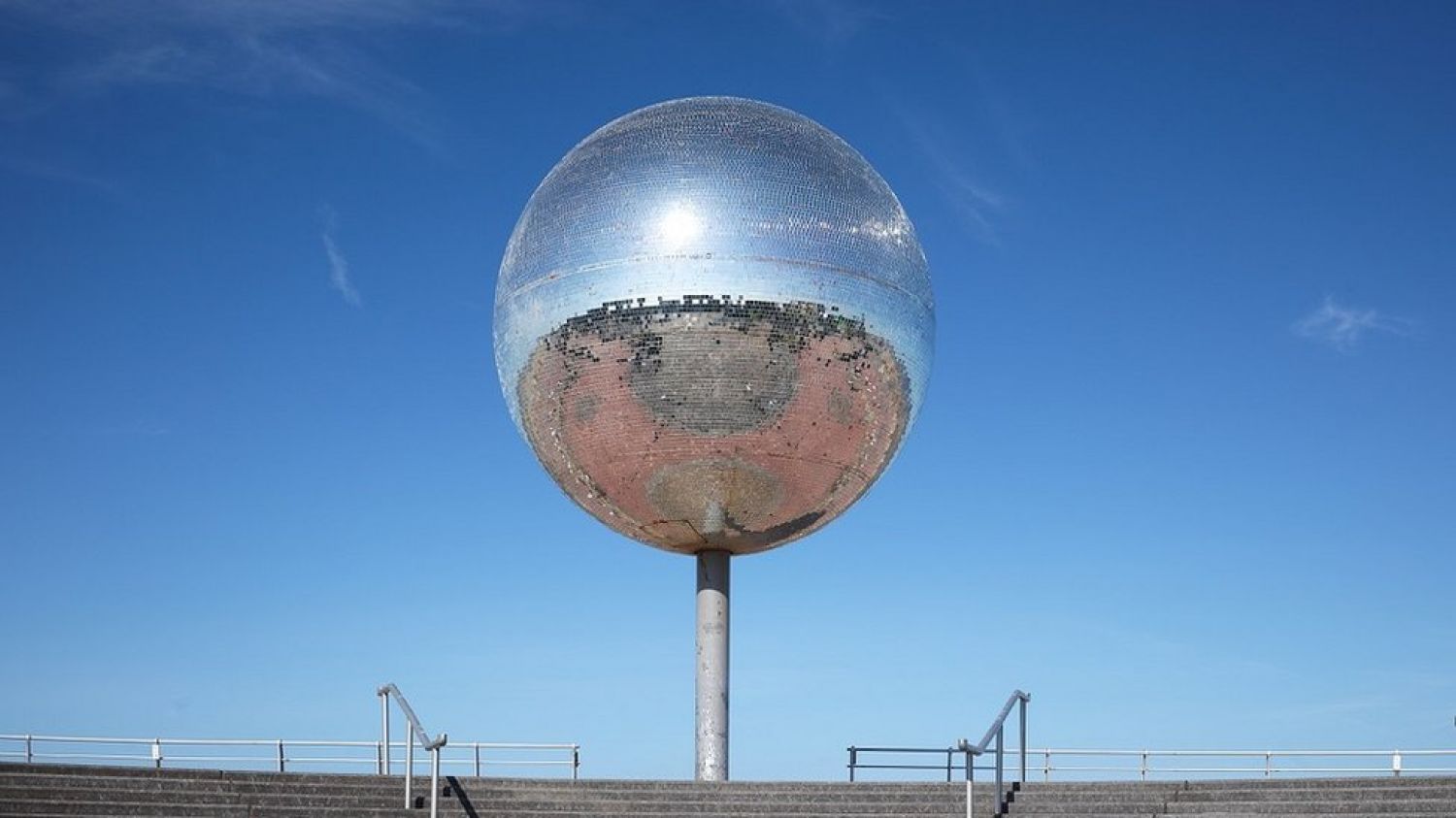 Blackpool's Mirrorball Gets a  Fresh New Look